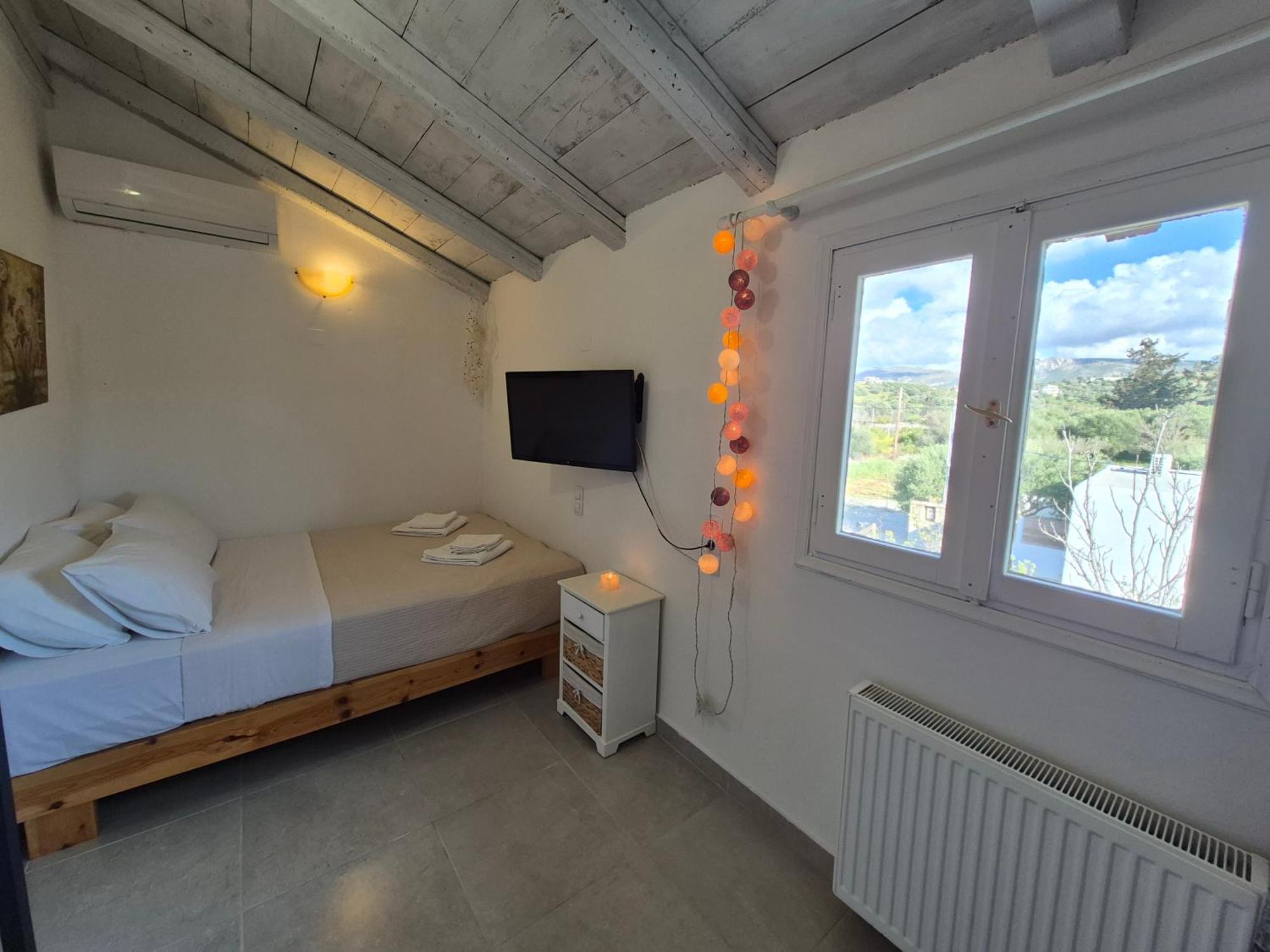 Lemonia With Yard Apartment Pitsidia