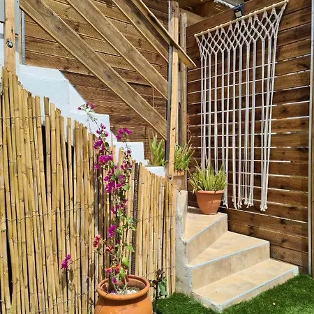 Lemonia Apartment With Yard Pitsidia Exterior photo
