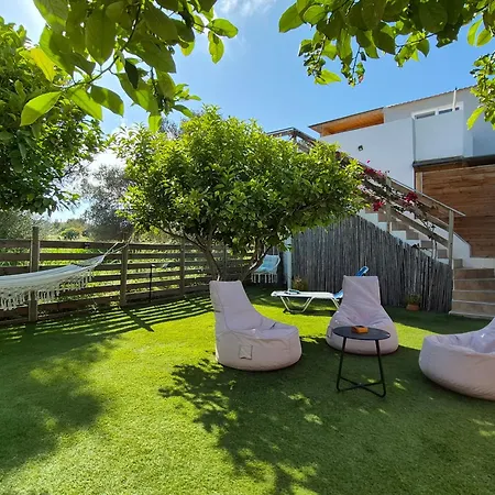 Lemonia Apartment With Yard Pitsidia Exterior photo
