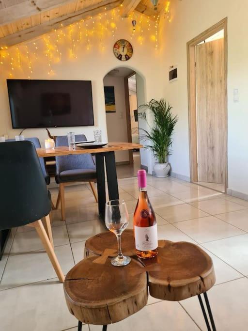Lemonia With Yard Appartement